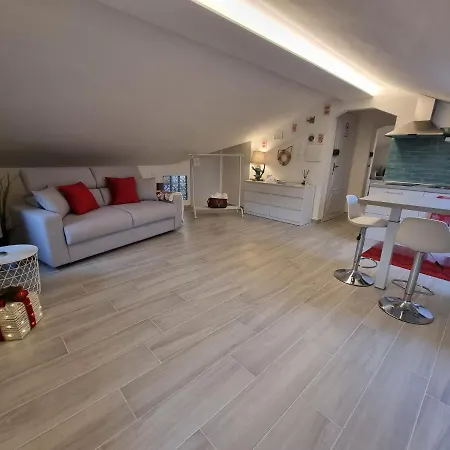 דירה Mansarda Al Mare ראפאלו