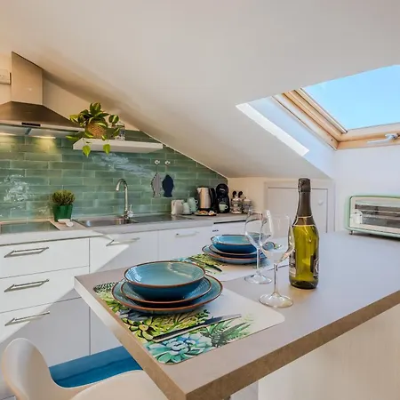 Mansarda Al Mare דירה *