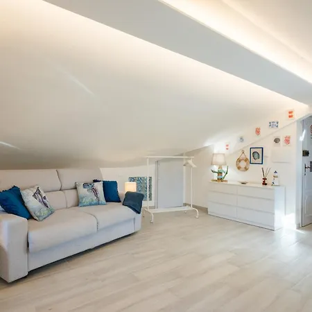 Apartment Mansarda Al Mare By Portofinovacanze *